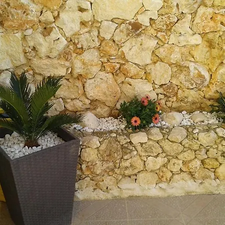 Hibiscus House - Adults Only Xagħra